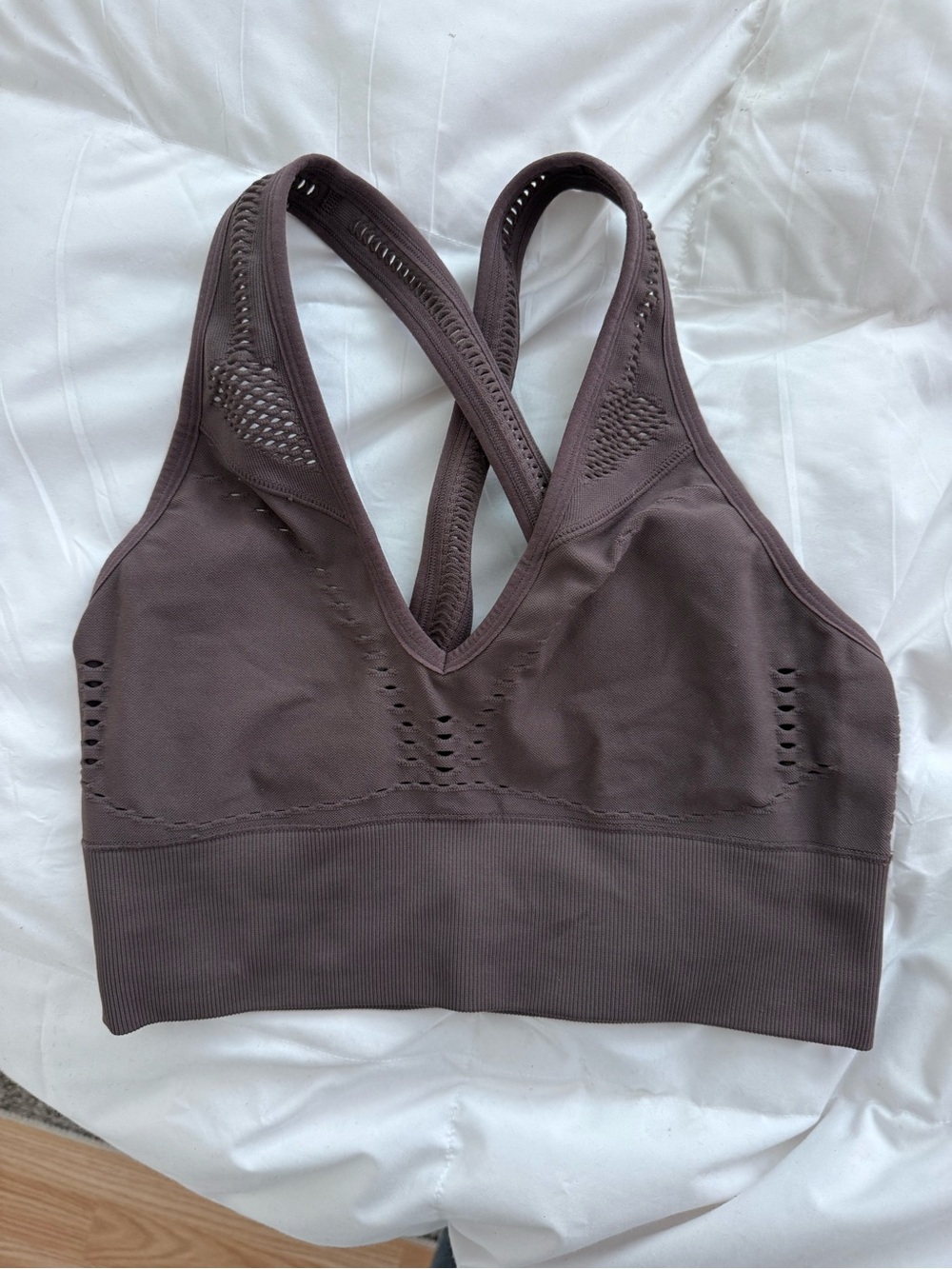 ALO Yoga Perforated Crossback Bralette - Dark Brown